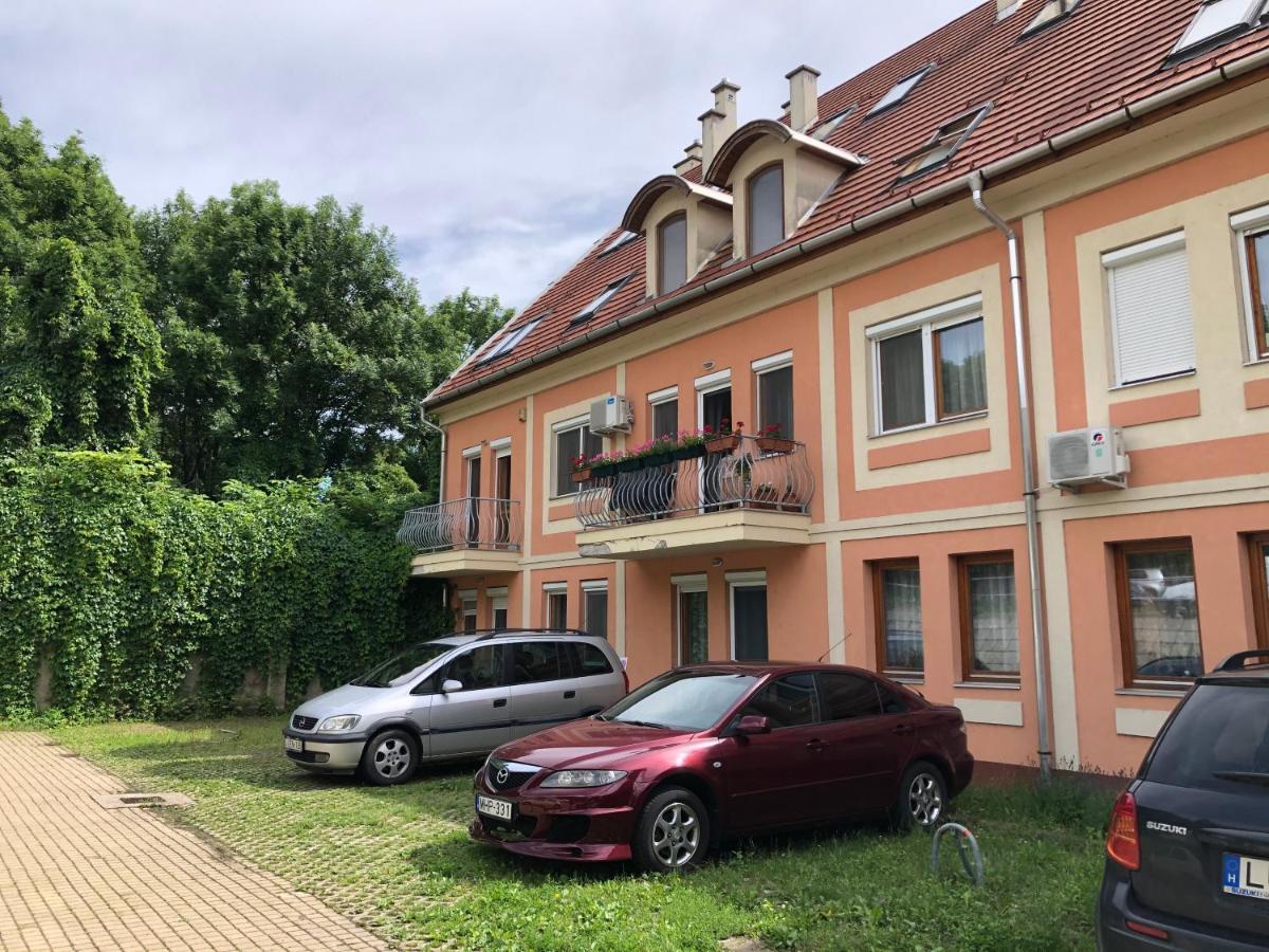 Capri Apartman Эгер Экстерьер фото