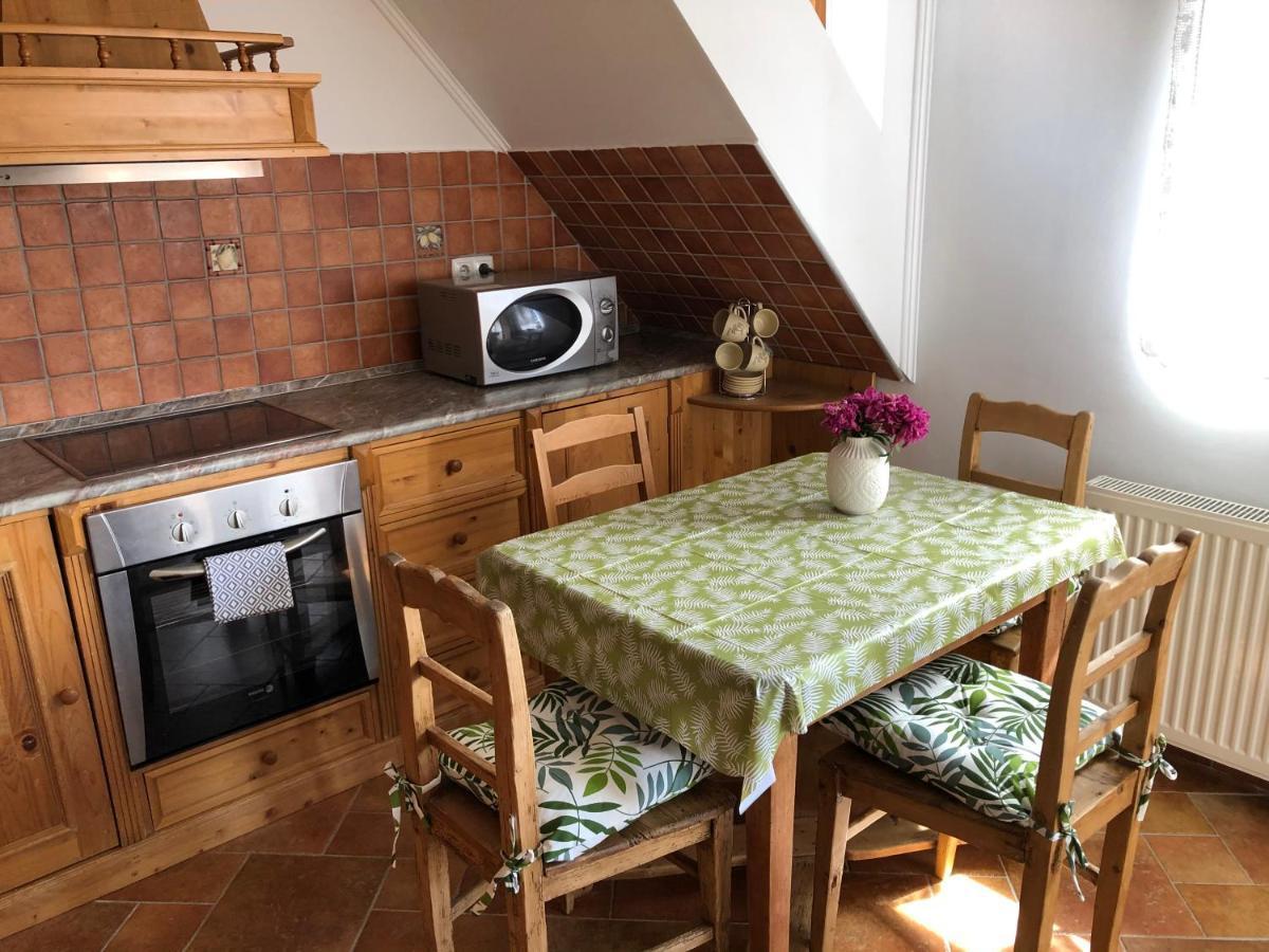 Capri Apartman Эгер Экстерьер фото