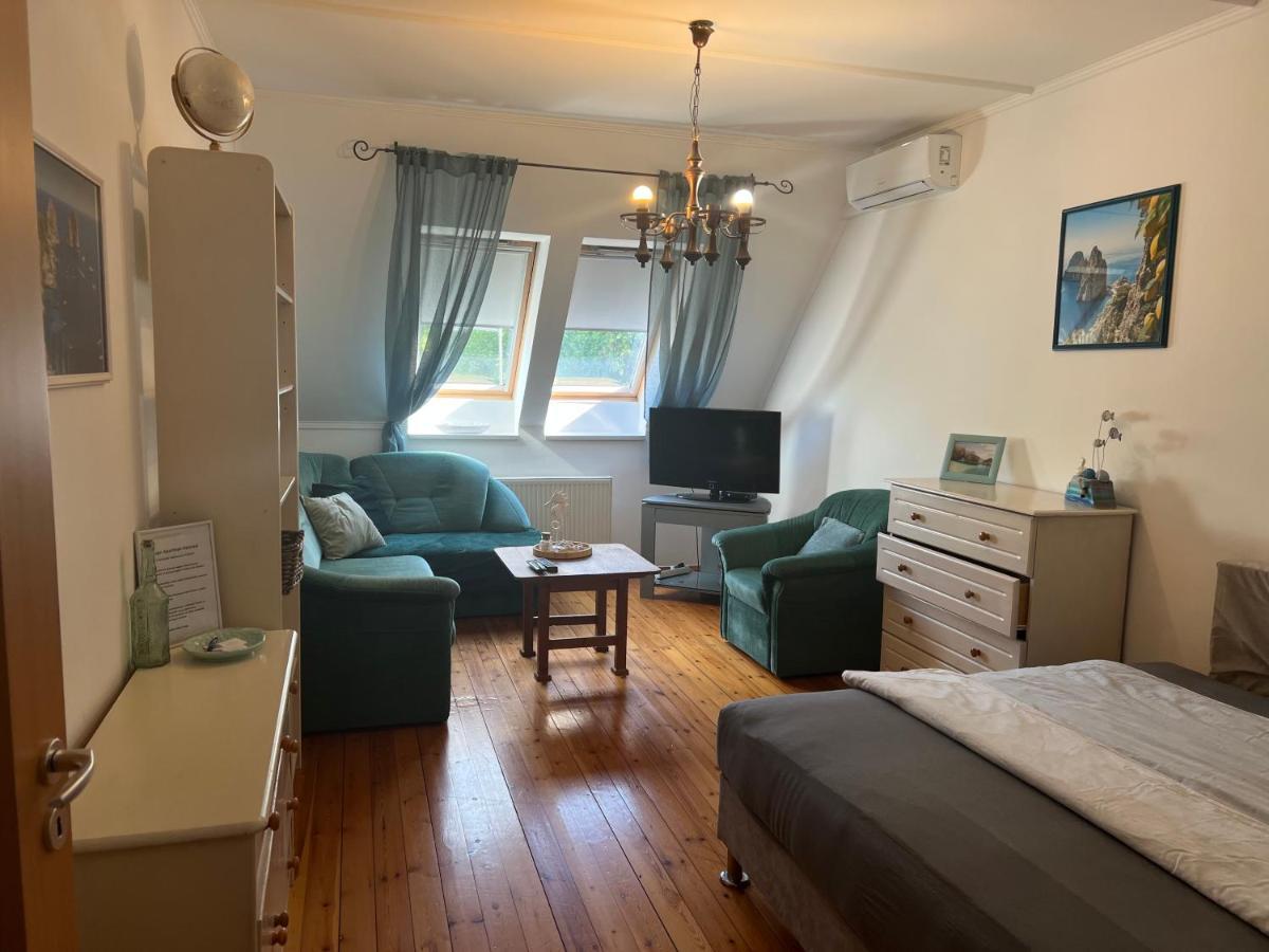 Capri Apartman Эгер Экстерьер фото